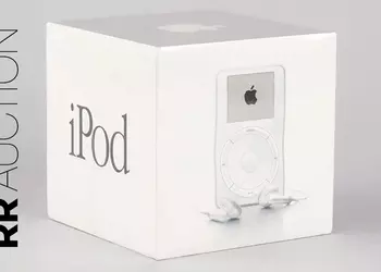 Первый iPod 2001 года в запечатанной коробке продали на аукционе за рекордные $40 264