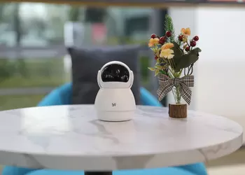 Купольная FullHD-камера Yi для домашнего видеонаблюдения за $39