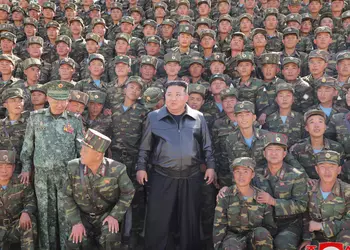 КНДР отправит 100 тысяч солдат на помощь россии в войне против Украины - Bloomberg