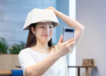 Google показал кепку Gboard CAPS в виде клавиши клавиатуры. И она работает!