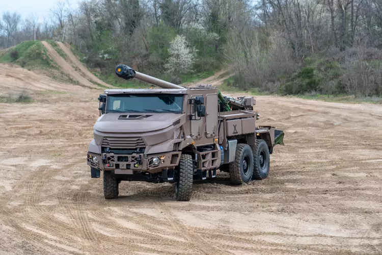 Вірменія купує у Франції самохідні артилерійські ...