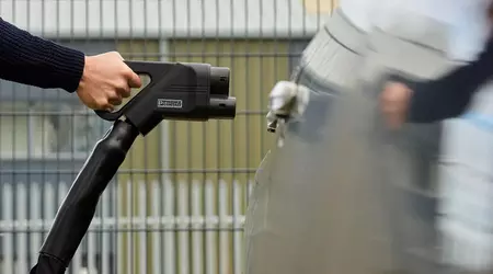 Фінська Kempower першою почала виготовляти зарядні станції з антивандальною технологією CableGuard