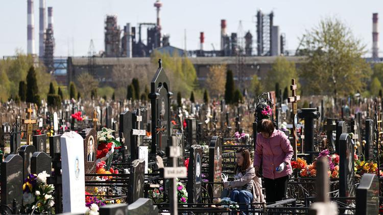 Russlands Ausgaben für die Friedhofserweiterung haben ...
