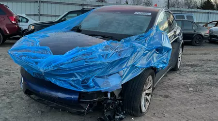 CNBC editor sold his Tesla Model X for parts - and now it's driving around Ukraine and sending messages to the old owner