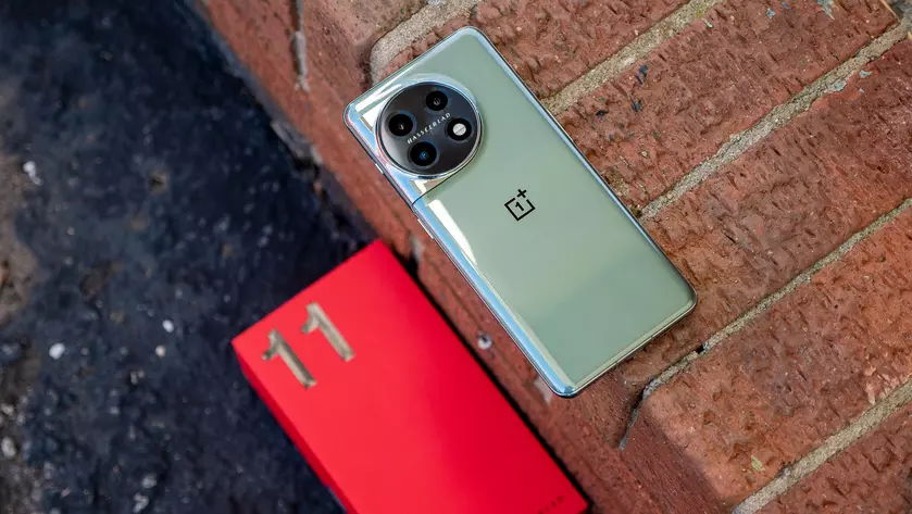 OnePlus 11 стал самым мощным в мире смартфоном начала 2023 года