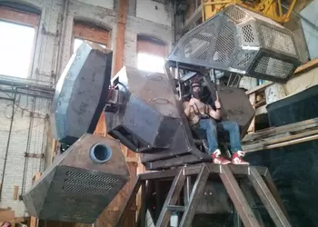 Интересные видео недели: пейнтбол на роботах, Goat Simulator MMO и часы со встроенным лазером