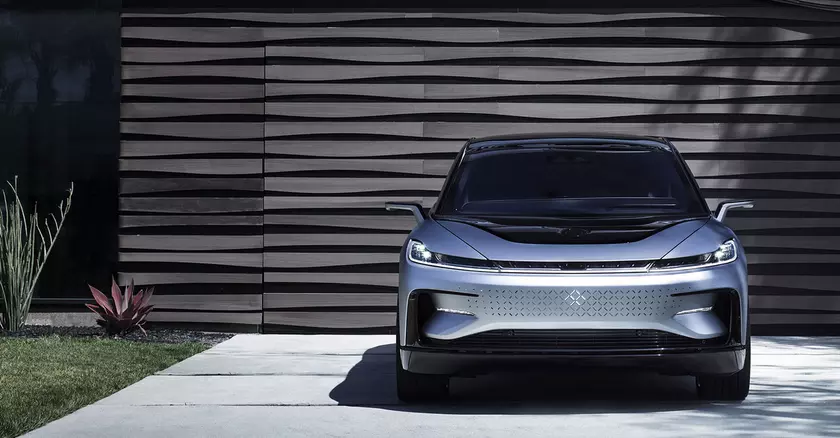 Стартап Faraday Future жив и получил нового инвестора