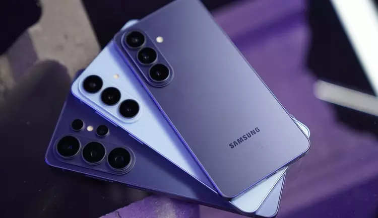 Samsung Galaxy S27 base model: no ...
