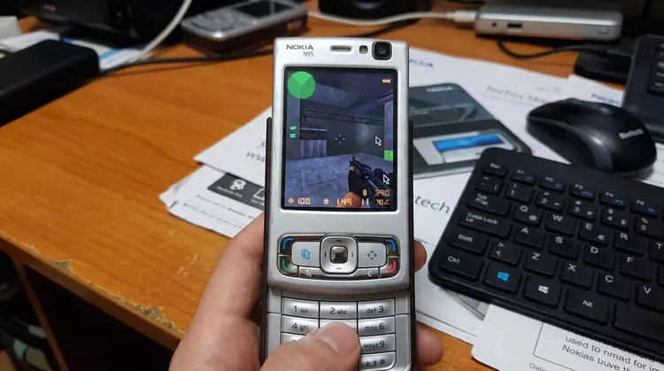 Half-Life на Nokia N95: когда ностальгия сильнее ограничений архитектуры