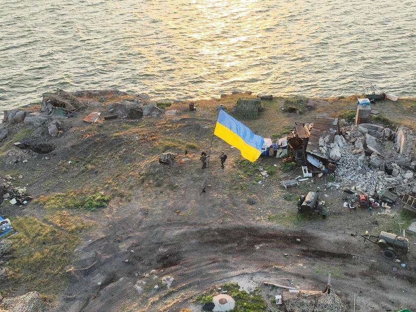 L'armée russe continue de se battre avec les restes de son propre équipement sur l'île des Serpents