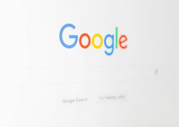 Google рассматривает возможность спрятать ИИ за пейволлом — FT