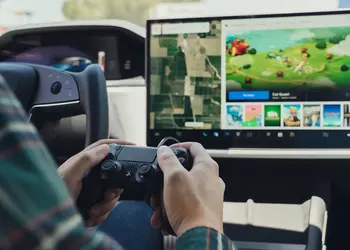 Через несколько месяцев автопилот Tesla позволит запускать игры во время движения автомобиля