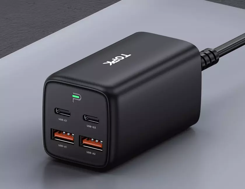 Зарядное устройство TOPK с мощностью 65 Вт и четырьмя портами за $26