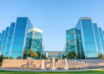 Пока другие страдают от тарифов, Sony богатеет на PS Plus и аниме