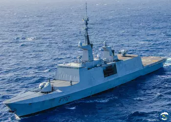 Французский фрегат Courbet на учениях выдержал близкий взрыв морской мины