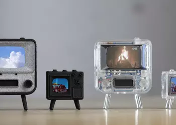 TinyTV 2 и TinyTV Mini: мини-телевизоры размером с брелок с 1" и 0.6" экранами за $49. И да, они работают!