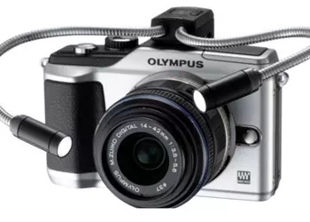 Фото Olympus E-PL2 со светодиодной подсветкой для макросъемки