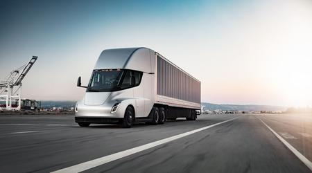 Deliveries of Tesla Semi trucks with 800 km of range will start in 2022