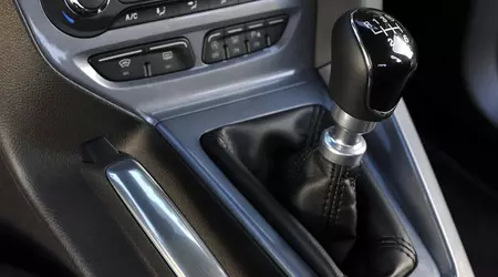 Ford запатентував імітатор механічного перемикача передач для електромобілів