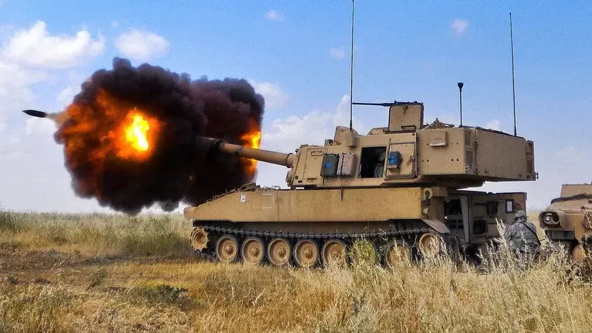 Великобритания предоставит Украине более 20 самоходных гаубиц M109, 36 пушек L119 и сотни беспилотников