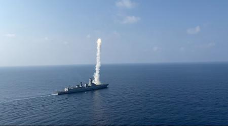Le destroyer indien Rajput a lancé avec succès le missile de croisière supersonique BrahMos.