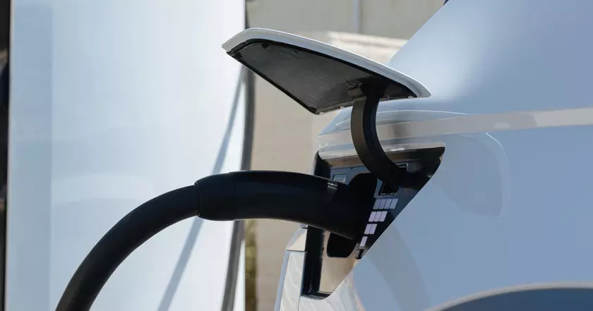 Hyundai Ioniq 5 теперь совместим с NACS-зарядкой