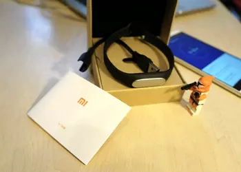 Обзор браслета Xiaomi Mi Band 1S Pulse: электронная пилюля