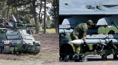 Niet alleen Saab ASC 890 vliegtuigen: Zweden zal ook Pansarbandvagn 302 pantserwagens, Rb 99 raketten en artilleriegranaten naar Oekraïne sturen.