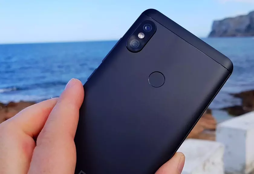 Xiaomi приглашает на презентацию смартфона Mi 6X: анонс состоится 25 апреля