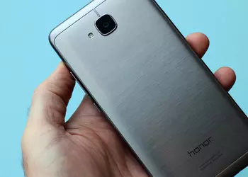 The network appeared photos completely frameless smartphone Huawei Honor