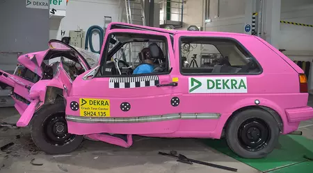VW Golf II розбили в краш-тесті, щоб довести перевагу сучасних моделей