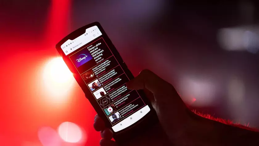 Lenovo подтвердила разработку складного смартфона Motorola Razr нового поколения