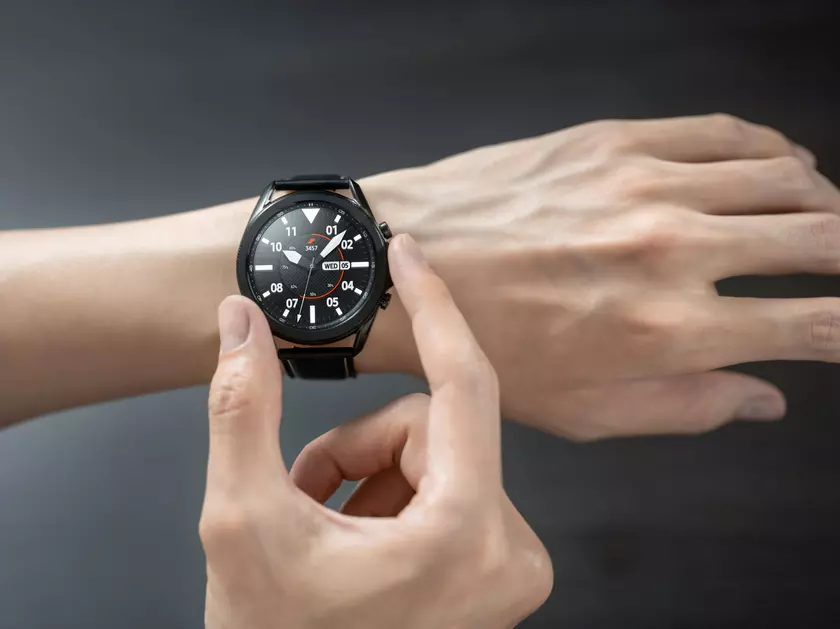Глобальные версии смарт-часов Galaxy Watch 3 и Galaxy Watch Active 2 научились измерять ЭКГ и кровяное давление