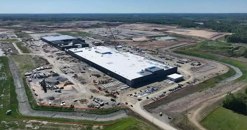 Toyota открывает путь к электрическому будущему с новым заводом аккумуляторов в Северной Каролине