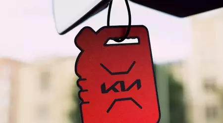 Ностальгуєш за авто з ДВЗ? Kia дарує автомобільний ароматизатор із запахом бензину і оливи при купівлі електрокара