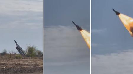 Опубліковано перше відео запуску зенітної ракети С-200, модифікованої для ударів по наземних цілях