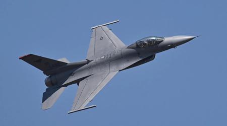 Таїланд роздумує про купівлю F-16 або Gripen
