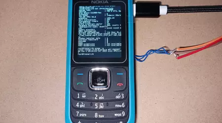 Classic Nokia 1680 phone from 2008 turned into a Linux mini PC