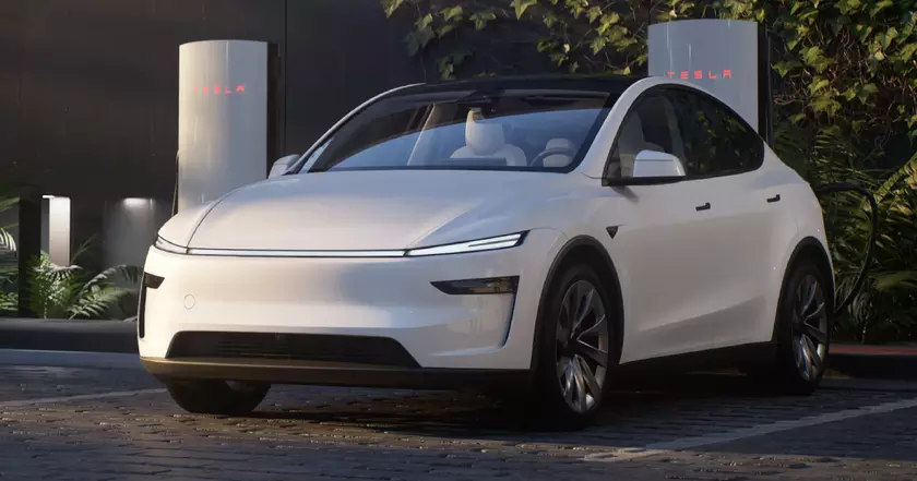 Tesla Model Y: Остановка на зарядной станции