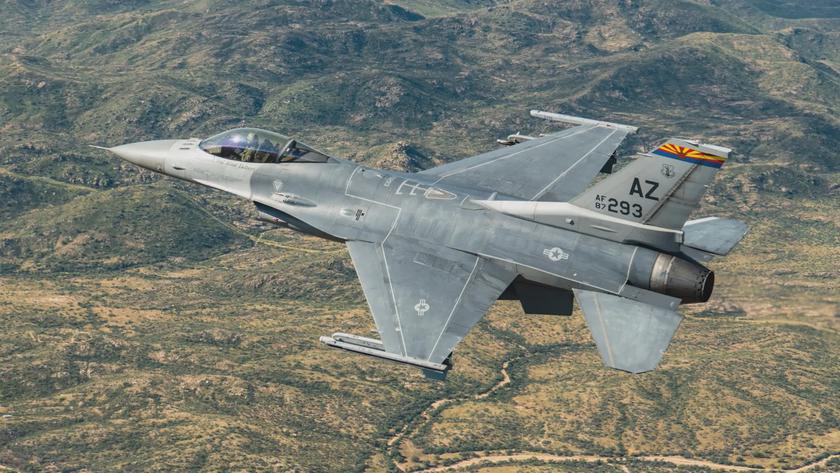 Украинские пилоты МиГ-29 и Су-27 прошли тест на симуляторе F-16 – обучение на реальных истребителях может занять четыре месяца вместо 1,5 лет