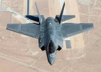 L'F-35 Lightning II sarà in grado di distruggere i carri armati nemici con missili AGM-114 Hellfire