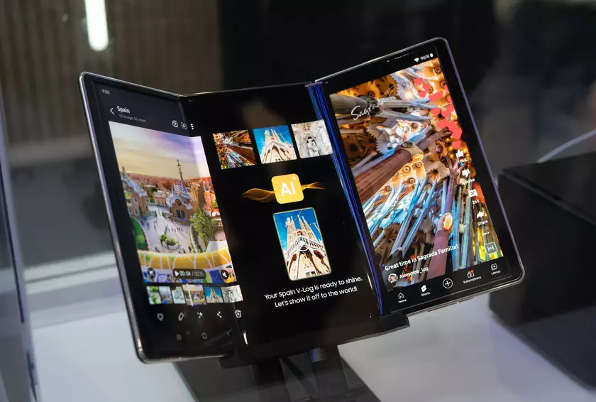 Samsung готовит революцию: первый прототип смартфона, складывающегося втрое