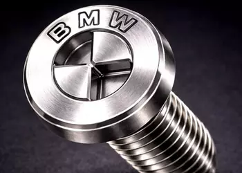 BMW запатентовала винты в форме своей эмблемы