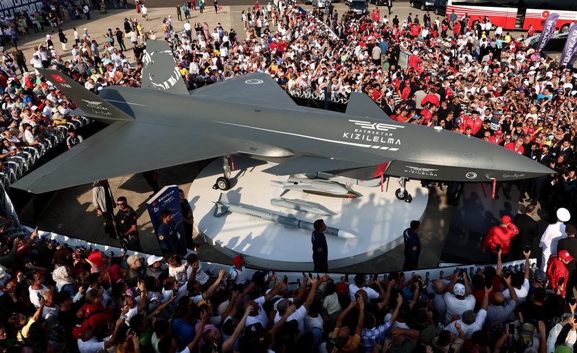 Глава Baykar намекнул, что компания может создать турецкий аналог истребителя F-16 Fighting Falcon