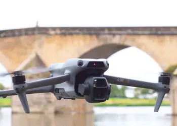 DJI выпустила дрон Air 3S с двойной камерой, LiDAR и функцией безопасного полета ночью по цене от $1099