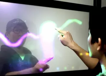 Рисуем пальцем на окне: концепт прозрачного двухстороннего сенсорного дисплея TransWall