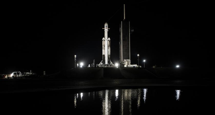 NASA не смогло отправить зонд Psyche к металлическому астероиду Психея из-за неподходящих погодных условий для запуска ракеты Falcon Heavy
