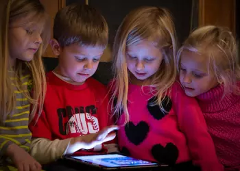 Nestle, Disney, McDonald’s… YouTube опять теряет рекламодателей из-за детских роликов и педофилов