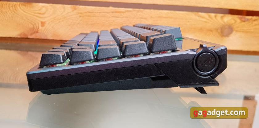 ASUS ROG Azoth review: an uncompromising mechanical keyboard for gamers that you wouldn't expect-31