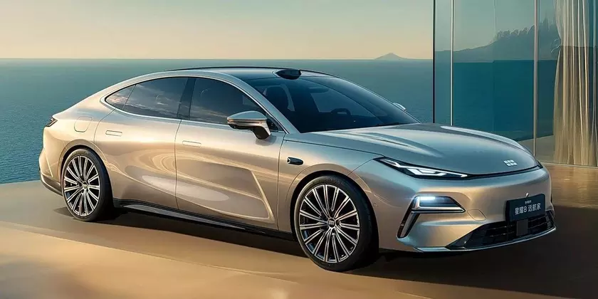 Гибридный седан Geely Galaxy Star 8 Voyager